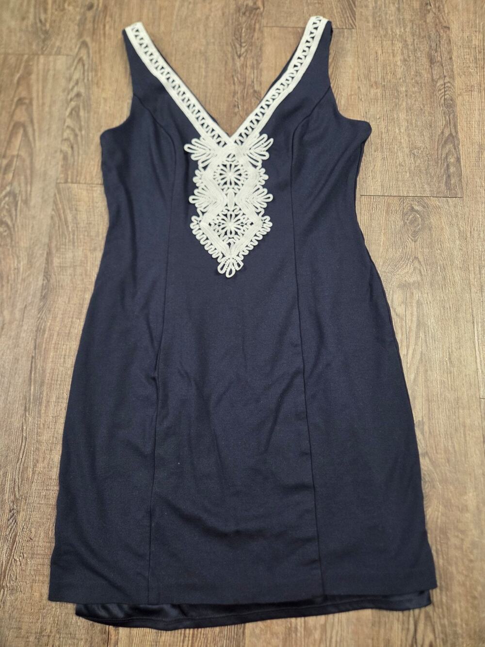 Eliza J Navy Blue White Embroidered V Neck Sleeveless Short Dress Size 10
